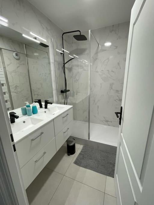 Appartement Familial De Qualite Paris Exterior foto